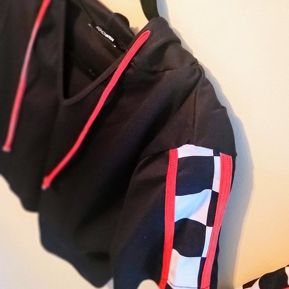 Black Matching Crop Top & Leggings Set Pink Detail - Picture 2 of 6